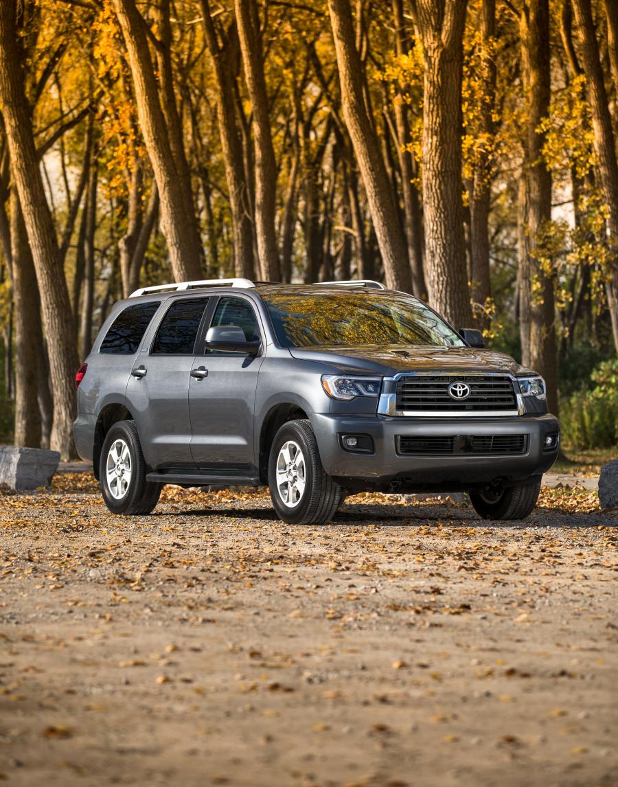 Toyota Sequoia SR5 2017 года  (фото 3 из 21)